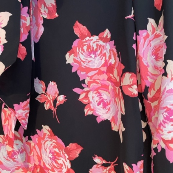 Floral blouse - Picture 2 of 3